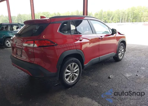 2024 Toyota Corolla Cross Le z USA, uszkodzony, nr VIN 7MUBAABG0RV115218